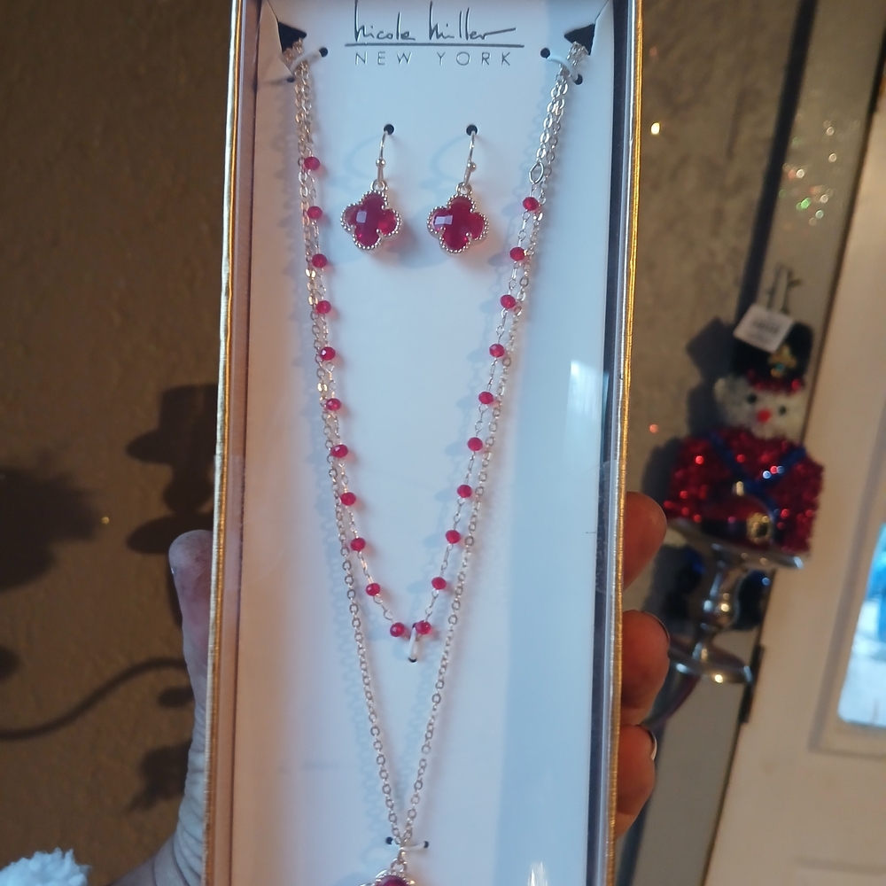 Elegant Red Arpels  Necklace Set Earrings